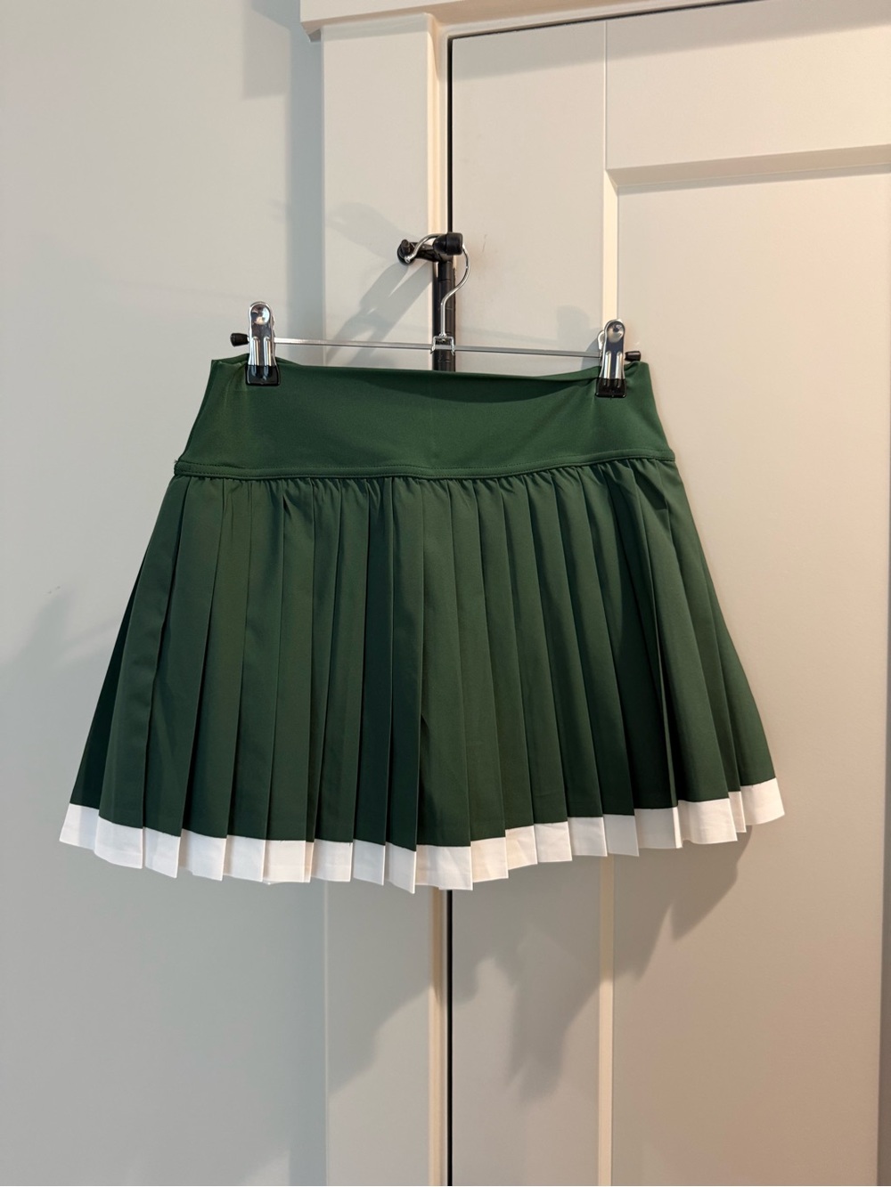 Aerie Offline Pleated Hunter Green Tennis Skirt with White Trim - Picture 2 of 4